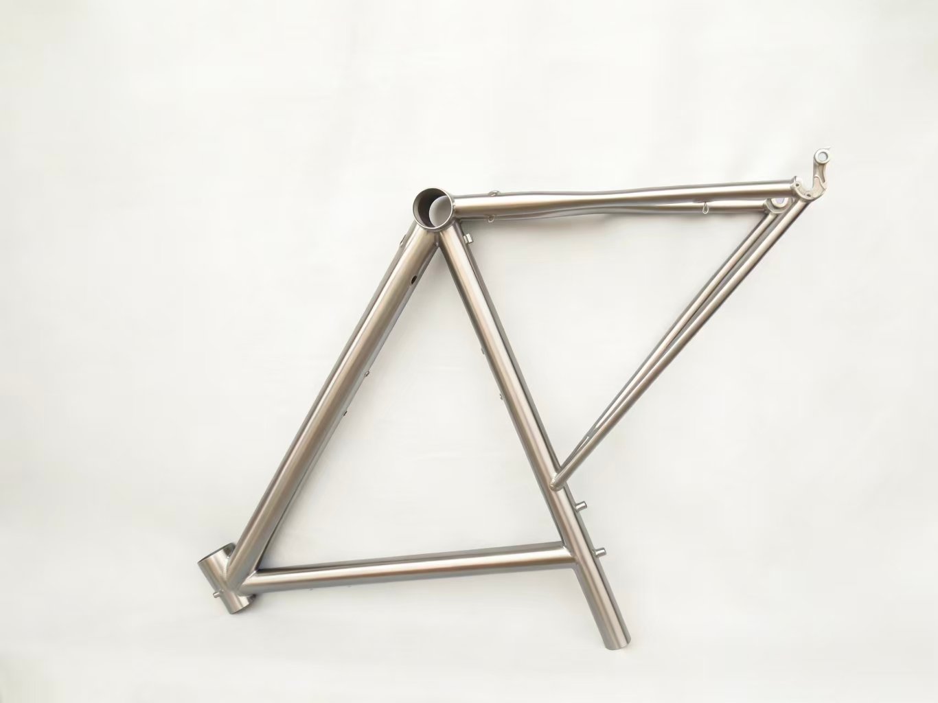 Endurance Titanium Road Bike -High Stack Design - Image 4